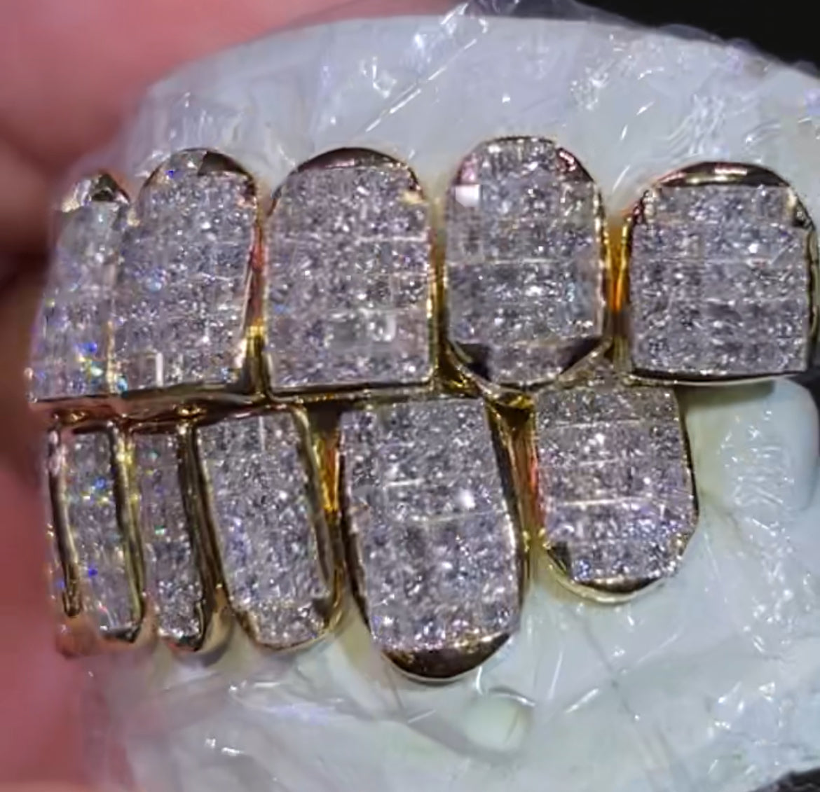 VVS Invisible Set Diamond