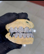 Load image into Gallery viewer, 14K Vs Diamond Grill 16 Teeth